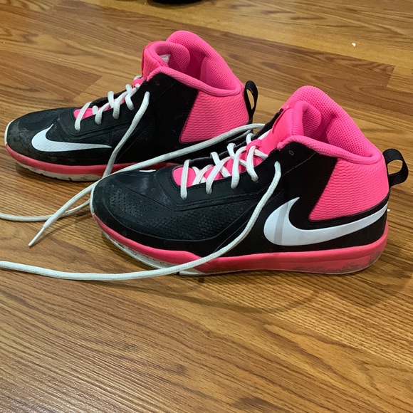 Nike Team Hustle D7 Pink/Black Sneakers. - Picture 3 of 4